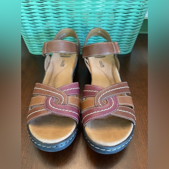 CLARKS Women's Delana Varro Dress Sandal - Picture 4 of 11